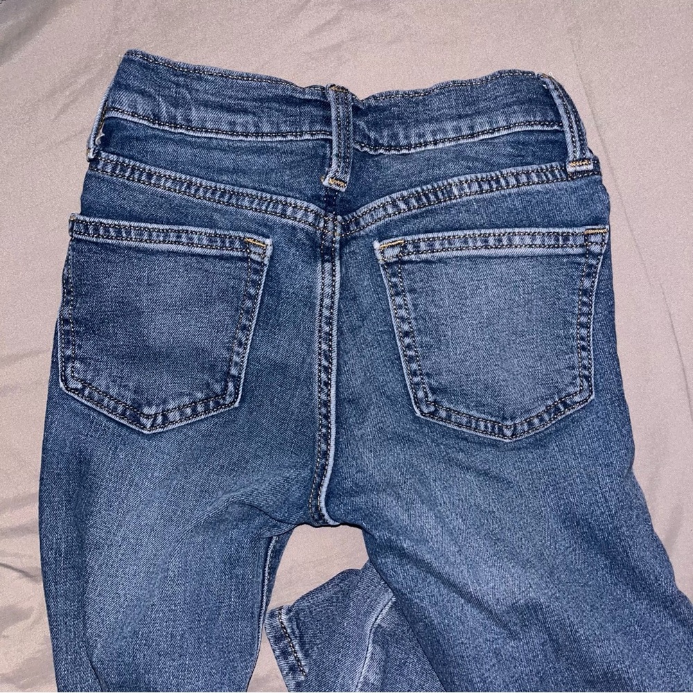 👖 Old Navy 8 SLIM Boys Skinny Jeans - Medium Blue, Like New Condition - Picture 3 of 3
